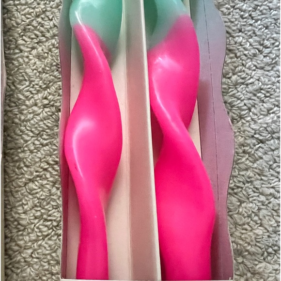 By bouffant and broken hearts, Swirl taper candle set new! - Picture 3 of 5